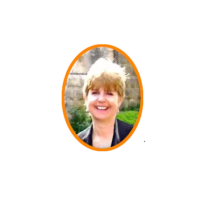 alt:Monica, strategic copywriter